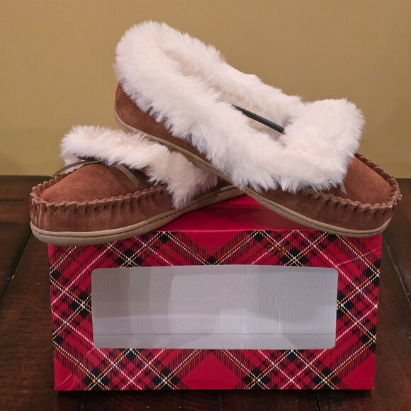 NWT - CHARTER CLUB Women's Cozy Slippers 9M - Picture 1 of 7